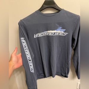 Great contain XS vineyard vines long sleeve shirt that fits like a medium